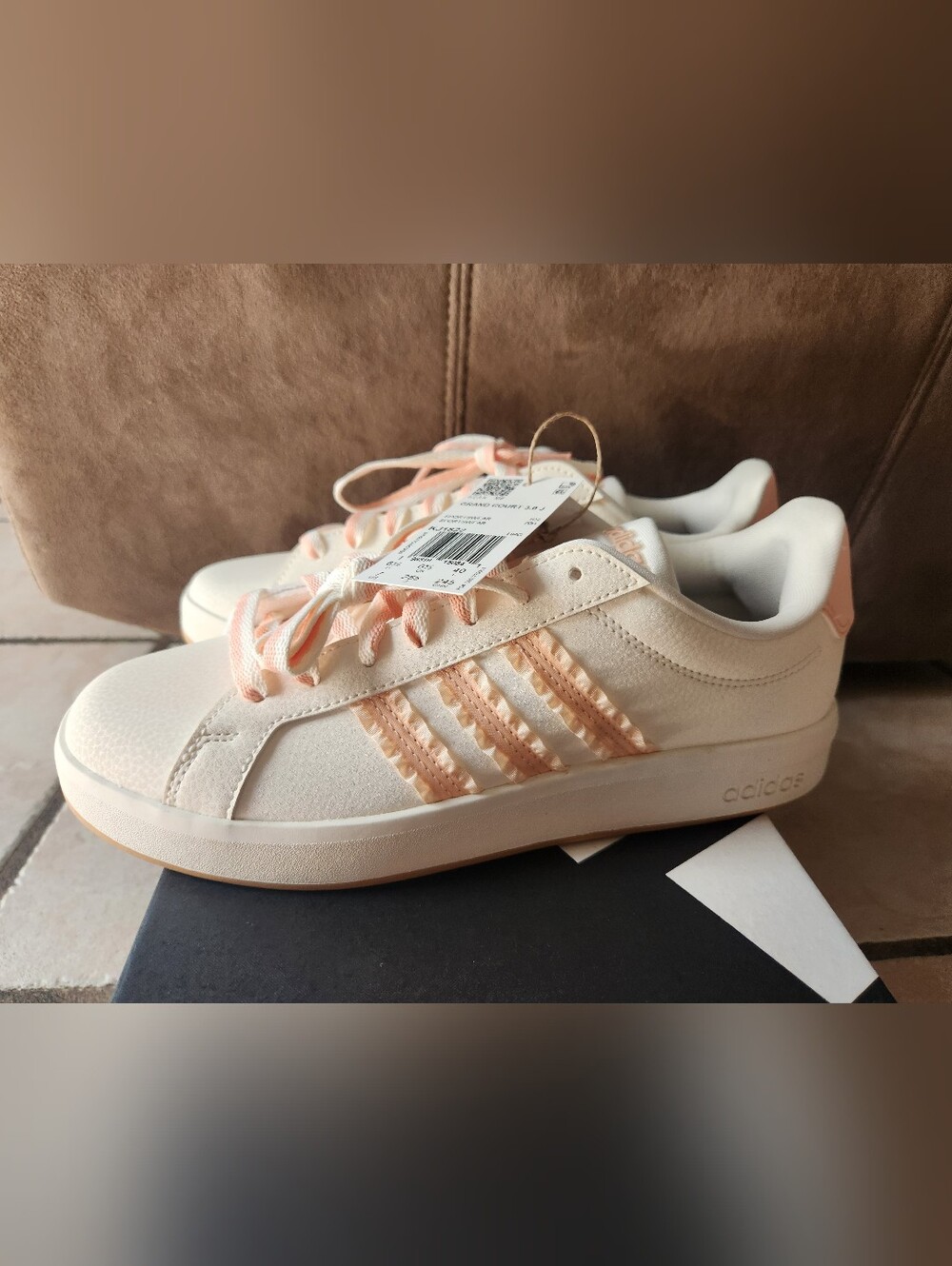 NWT Adidas Grand Court 3.0 J Sneakers White Pink".